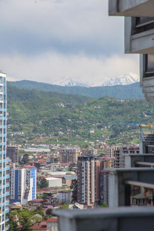 Sea To Sky Beachfront Studio Apartment With Stunning Sea Views In Batumi Ngoại thất bức ảnh